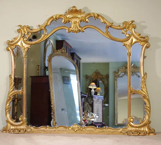 Classic Elegance with Vintage Mirror Effects 560×505